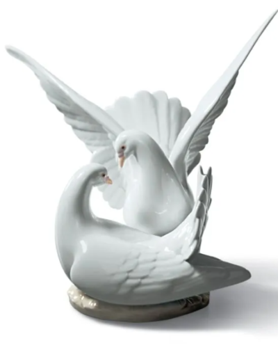 swan figurines